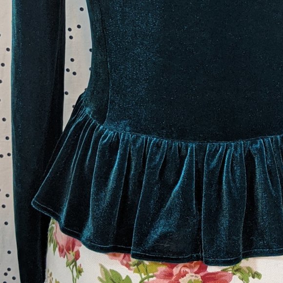 Grevercute Velvet Peplum Top - Size S - Picture 5 of 8